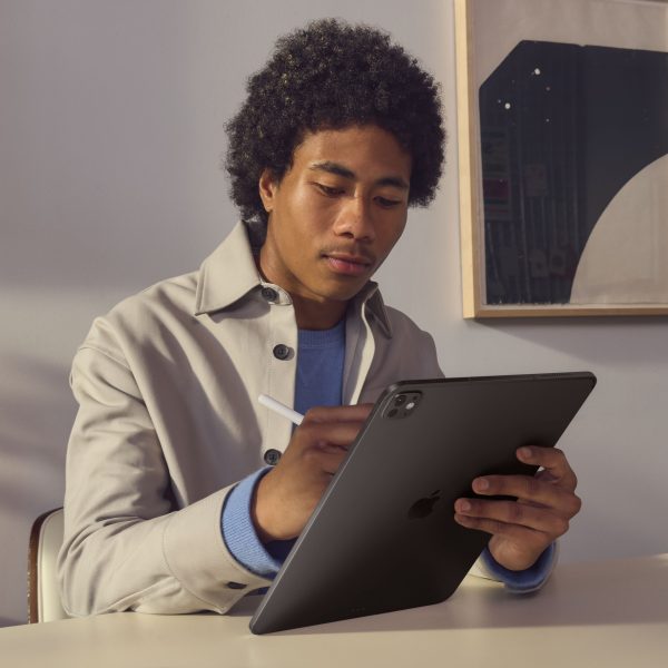 Apple iPad Pro Apple M 256 GB 27.9 cm (11") 8 GB Wi-Fi 6E (802.11ax) iPadOS 17 Negro - Imagen 4