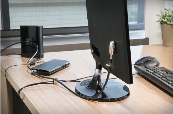 Kensington Cabndado de Seguridad para Computadora de Escritorio y Perifericos - Imagen 2