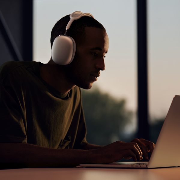 Apple AirPods Max Auriculares Inalámbrico Diadema Llamadas/Música Bluetooth Plata - Imagen 4